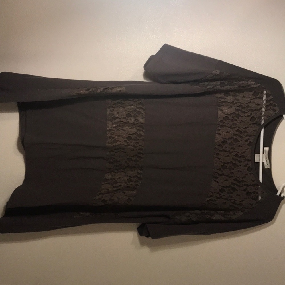 Brown T-shirt with lace